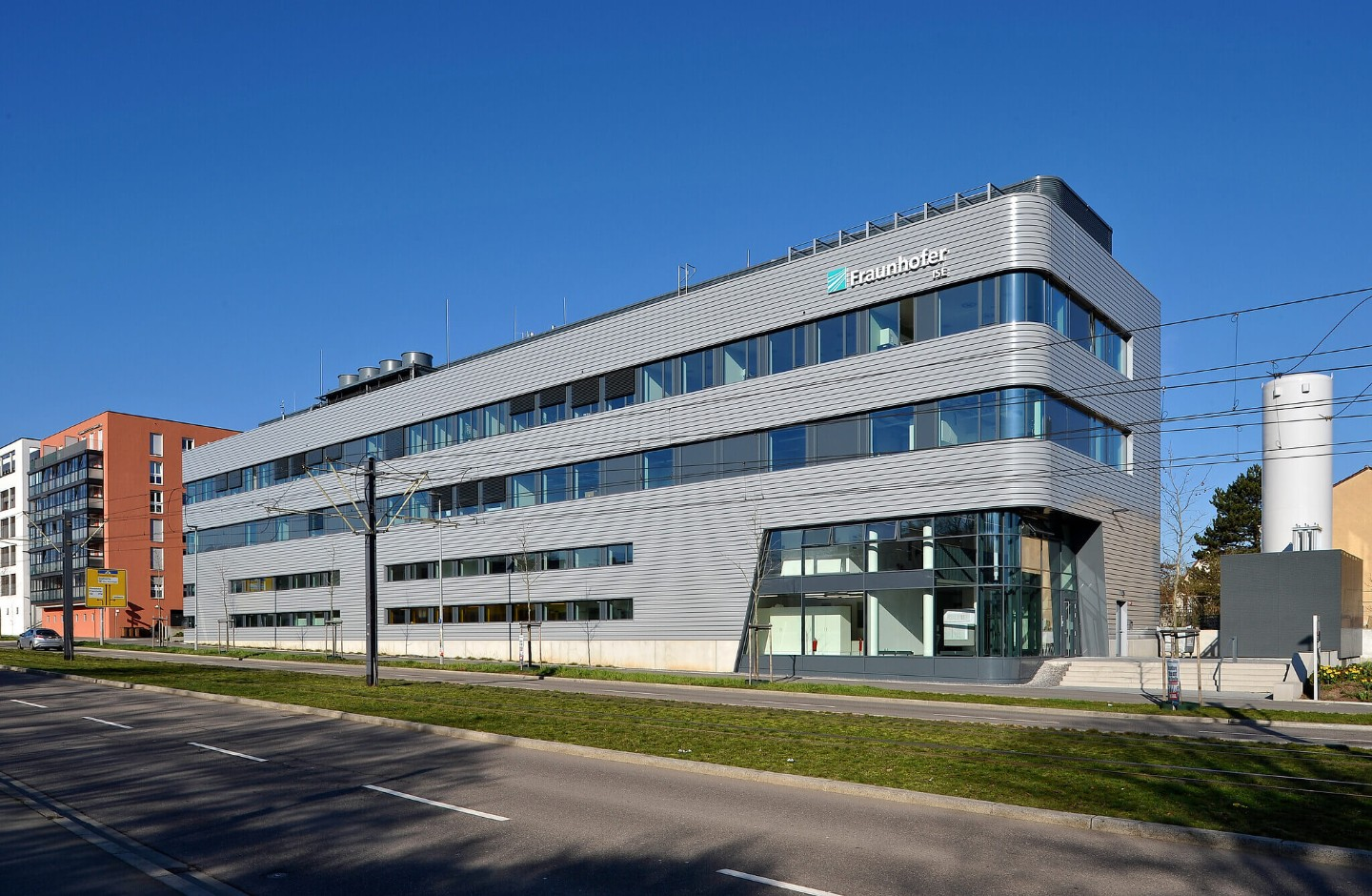 Mehr über den Artikel erfahren Fraunhofer ISE – Neubau Zentrum für höchsteffiziente Solarzellen ZhS, Freiburg im Breisgau